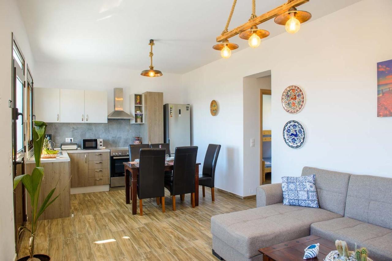 Blue Bay , Ground Floor Vila *